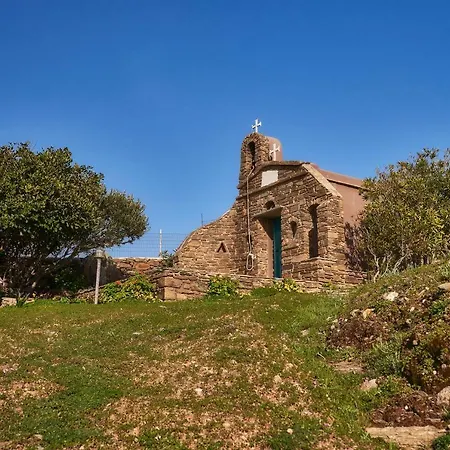 빌라 Green 'n' Blue With Chapel Istérnia